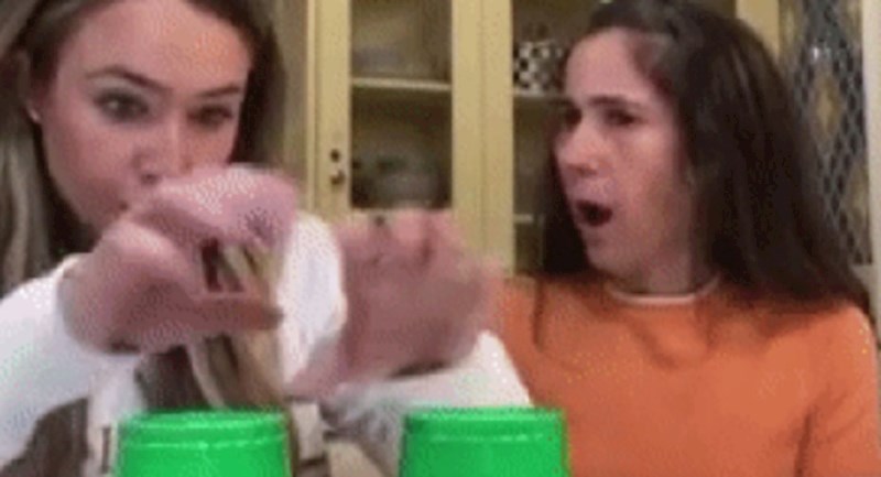 Mamina reakcija na kćerine trikove je hit, prilično ju je zbunila