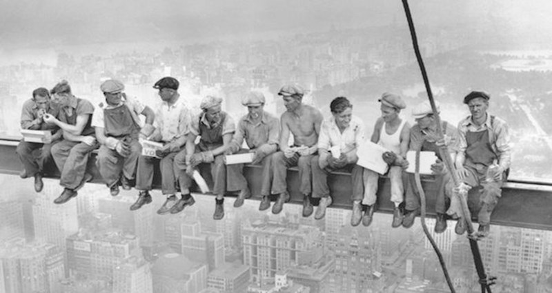 Ovo je jedna od najpoznatijih fotografija u povijesti. Zavijena je velom tajne