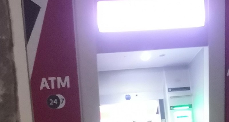 Na bankomatu su ugledali neočekivan prizor koji ih je prilično nasmijao