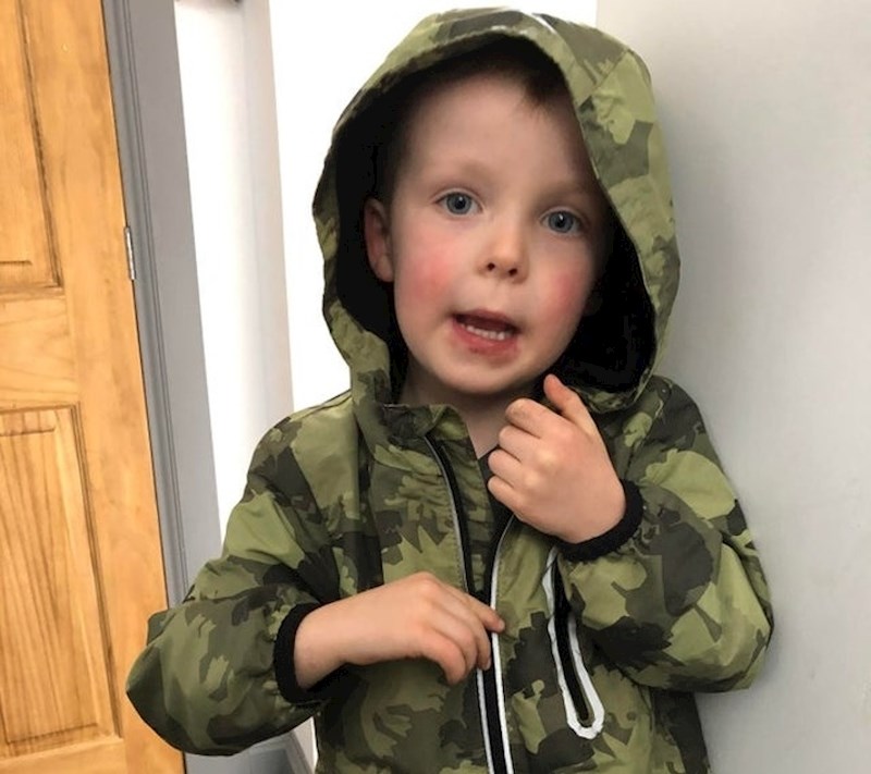 "Nije htio obući zelenu jaknu jer je mislio da će puž misliti da je on list i poželjeti ga pojesti..."