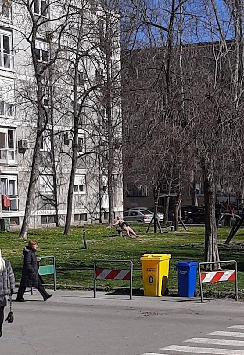 Gospođa se pridržava uputa o bliskim susretima :D