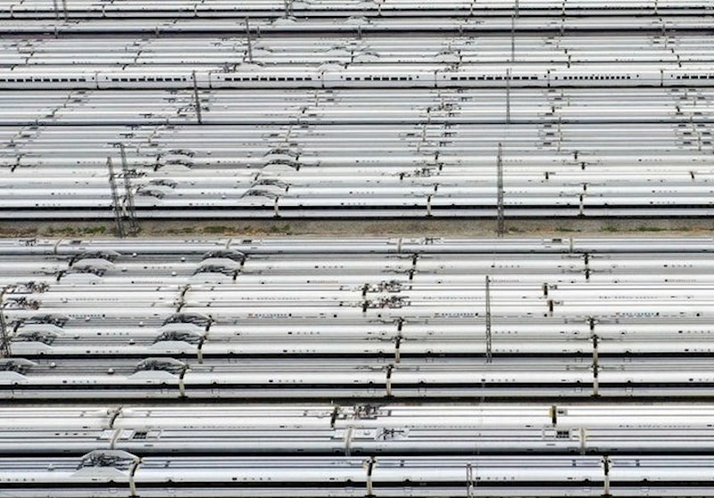 Ovi vlakovi izgledaju poput bijelih kablova