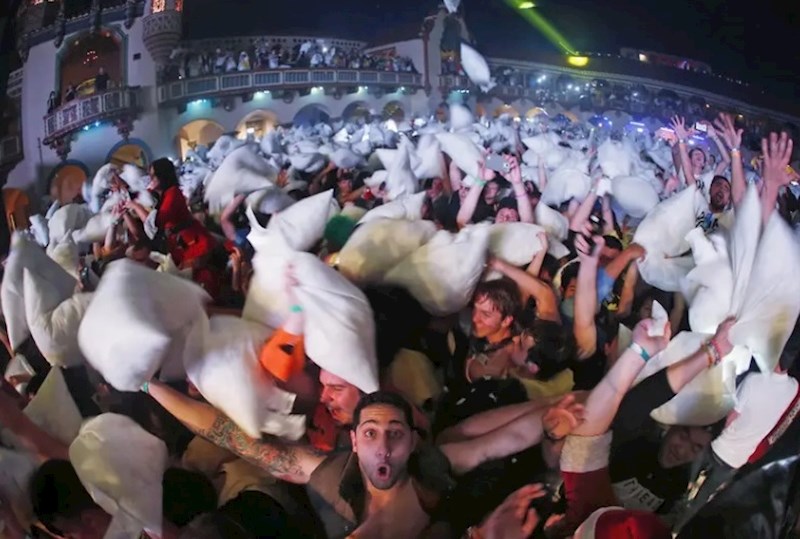 Najveća borba jastucima