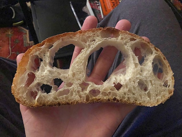 Kad dobiješ ovakav komad kruha