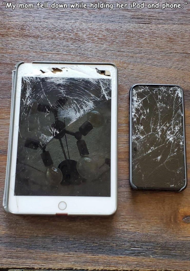 "Mama je pala dok je u rukama držala iPad i mobitel..."