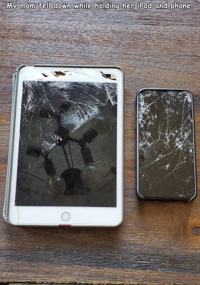 "Mama je pala dok je u rukama držala iPad i mobitel..."