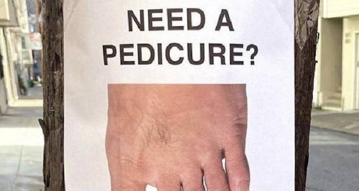 Salon za pedikuru postavio je reklamu koja je neke nasmijala, a nekima zgadila ručak