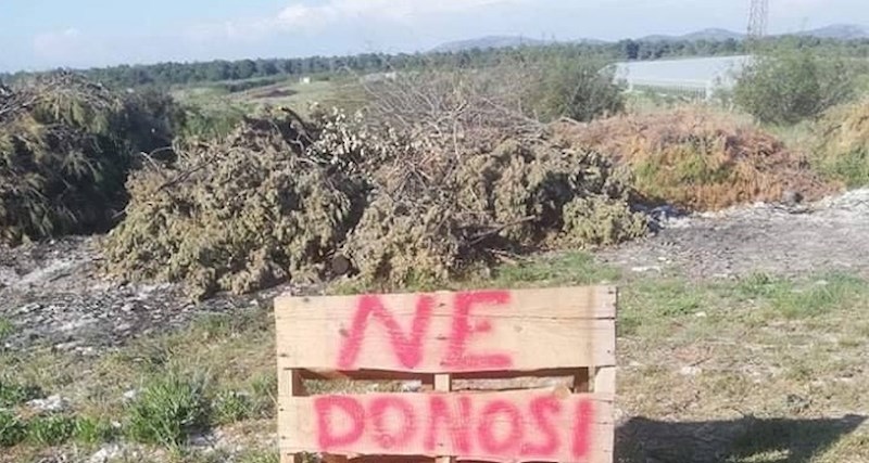 Ova pomalo jeziva poruka nasmijala je sve prolaznike, tu sigurno više nitko neće bacati smeće