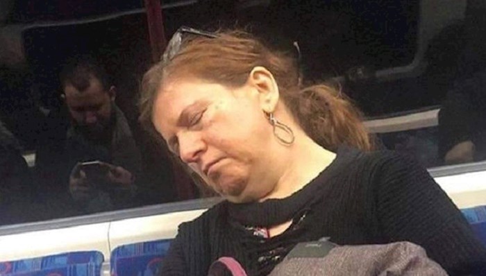 Zaspala je u autobusu, a ljudi se zbog jedne stvari nisu mogli prestati smijati