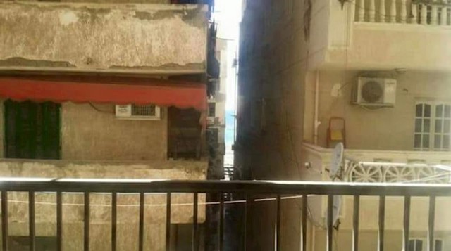 "Pisalo je da naš apartman ima pogled na more..."