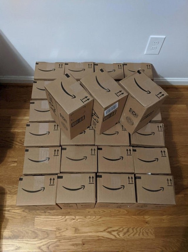 "U jednoj narudžbi sam naručio 27 knjiga s Amazona, stigle su mi u 27 kutija..."