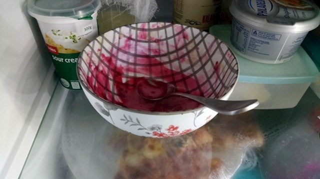 Pazna zdjelica u hladnjaku