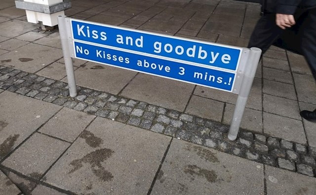 Nema ljubljenja duže od 3 minute na aerodromu u Danskoj