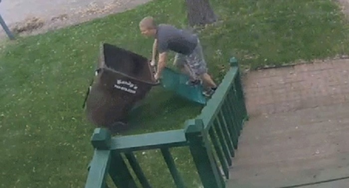 Išao je iznijeti smeće, a smetlari su skoro i njega odnijeli