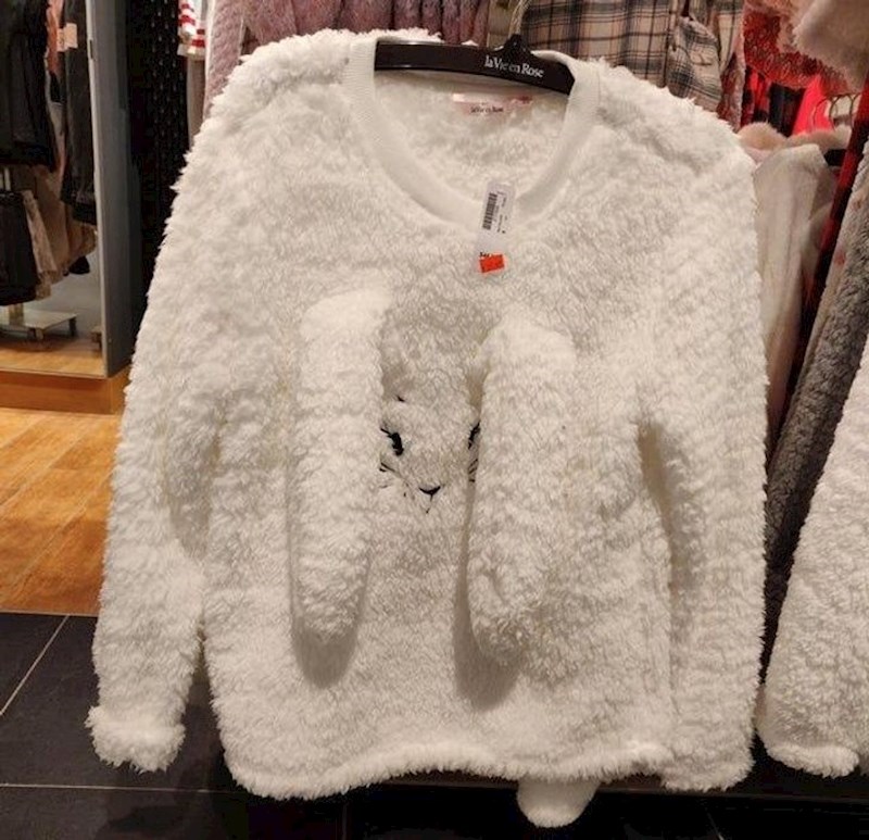 Ove viseće uši stvarno nisu na dobrom položaju...