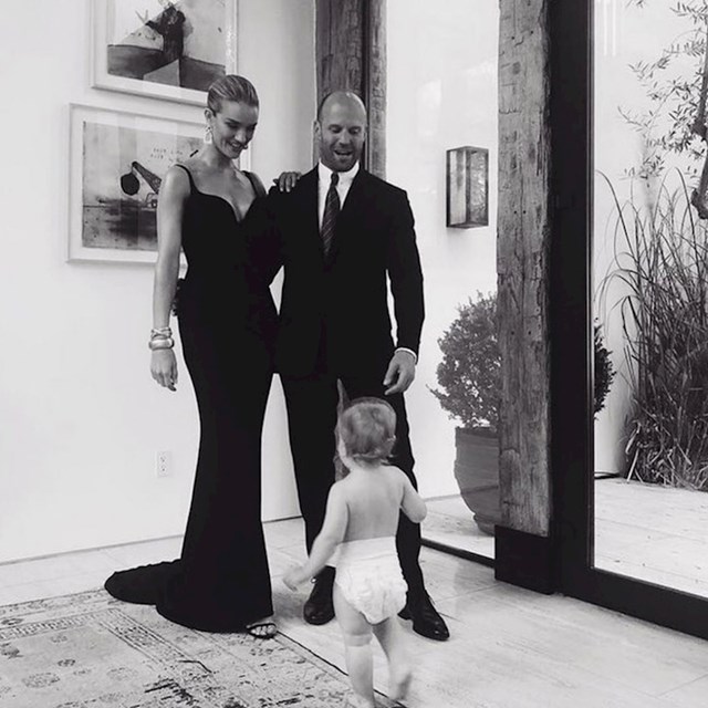 Jason Statham i Rosie Huntington-Whiteley (jedno dijete)