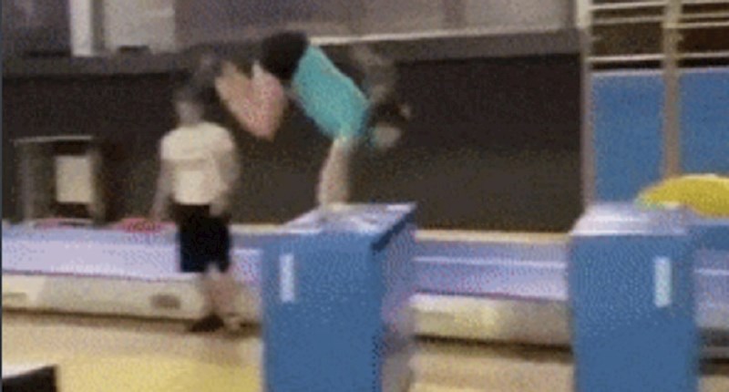 Gimnastičarka je vježbala za natjecanje, ali ovo ipak nije bio njen dan