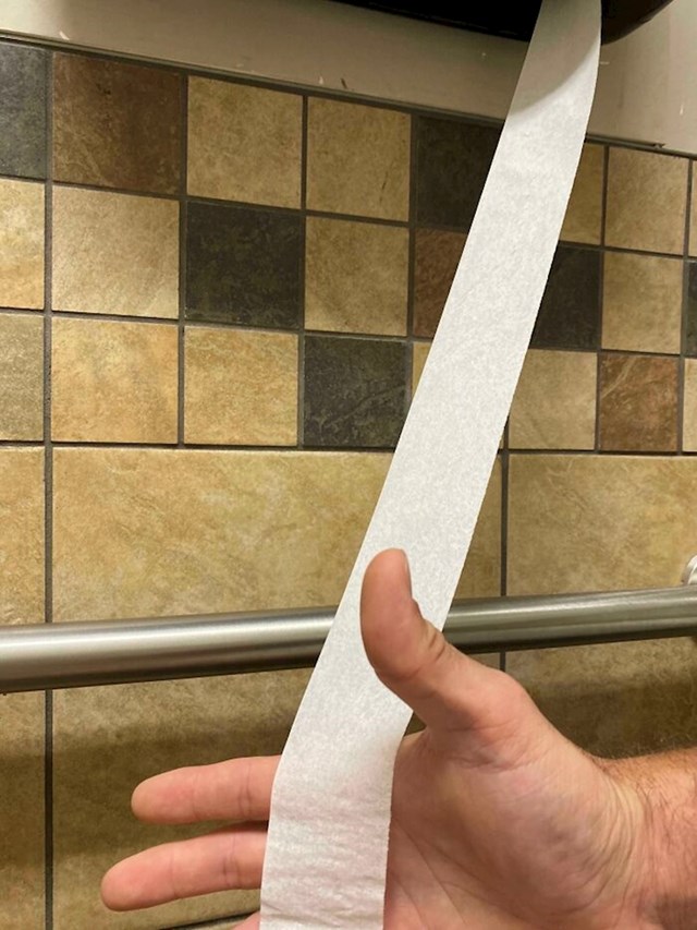 "Toaletni papir na benzinskoj postaji"