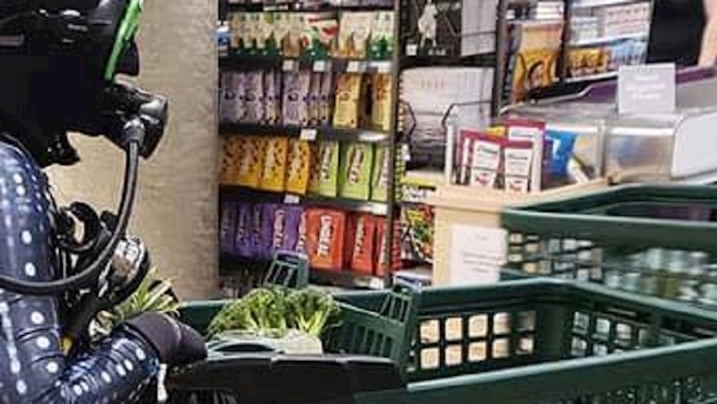 Imamo pobjednika - ovaj lik ima definitivno najbizarniju masku protiv koronavirusa