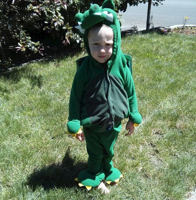 "Zvala sam ga da mi pomogne u vrtu i rekla mu da se odjene..."