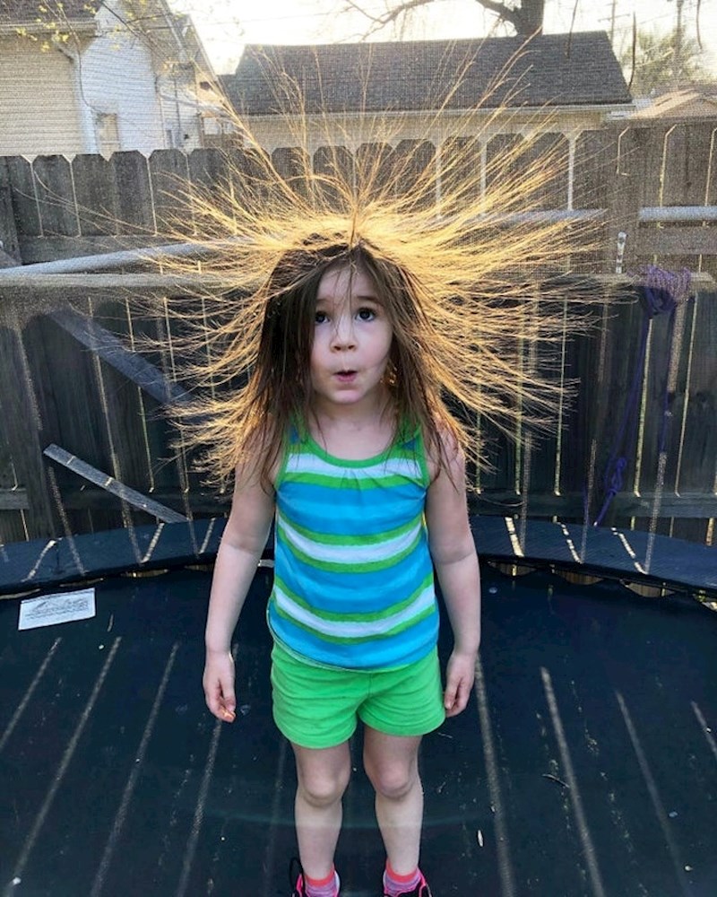 "Moja kćer otkrila je statički elektricitet zahvaljujući našem trampolinu"