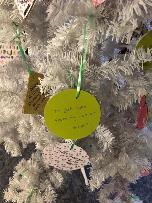 Božićno drvce puno želja za ozdravljenjem u domu za umirovljenike
