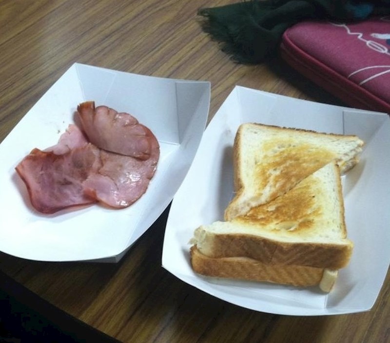 Tražio je grilani sir sa šunkom...