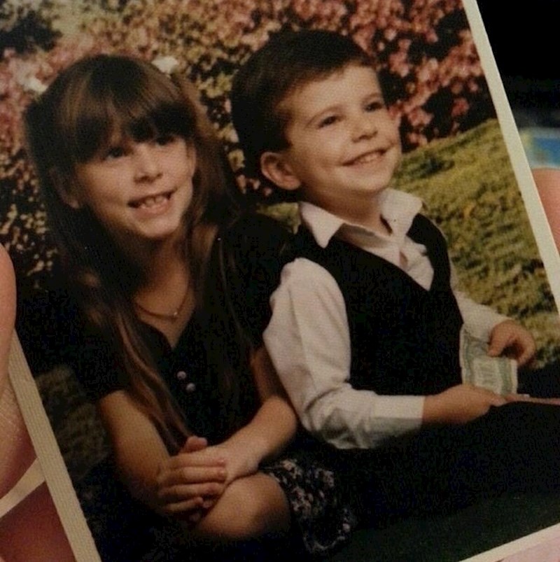 "Mama me je potkupila jednim dolarom da se nasmiješim za sliku"