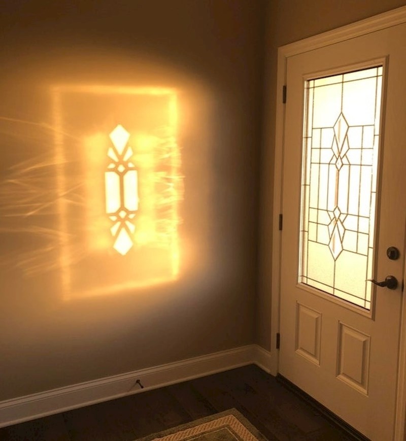 "Ova jutarnja refleksija mojih ulaznih vrata..."