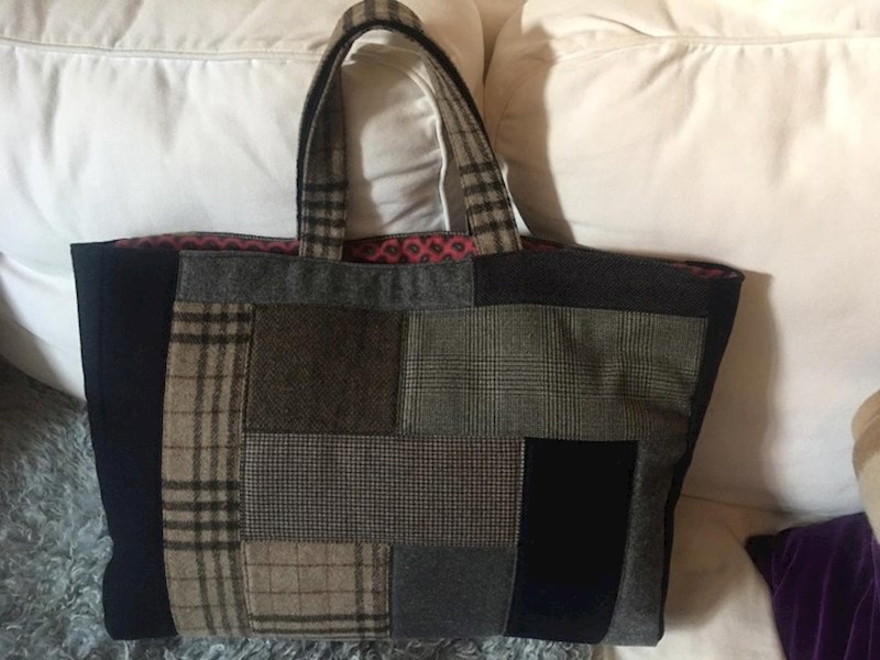 "Muž me zamolio da se riješim naše stare odjeće, napravila sam ovu torbu od nje"