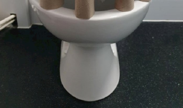 Bilo mu je dosadno doma, pa je od wc školjke napravio nešto urnebesno