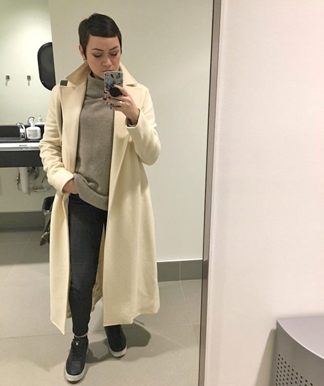 "original Ralph Lauren kaput od 100 % vune, platila sam ga samo 12 dolara!"