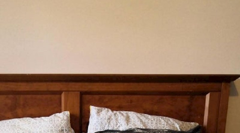 Žena mu je rekla da stavi lijepu posteljinu, ono što je stavio zgrozilo ju je