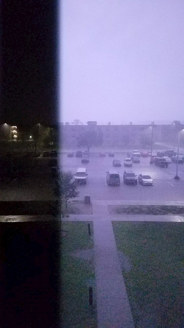 "Moj prijatelj je napravio fotografiju točno kad je sijevnula munja"