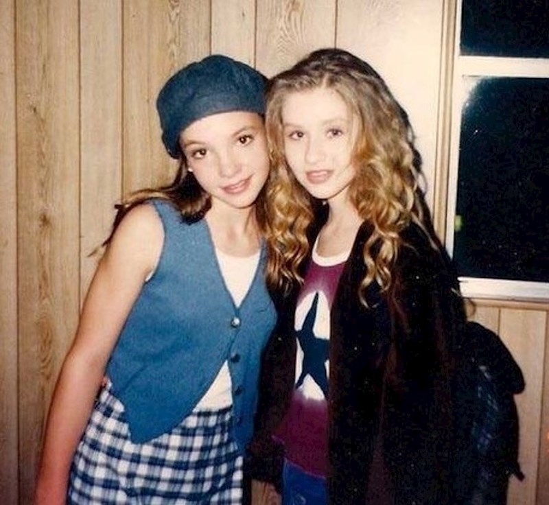 Britney Spears i Christina Aguilera na setu Mickey Mouse Cluba, 1994. godine