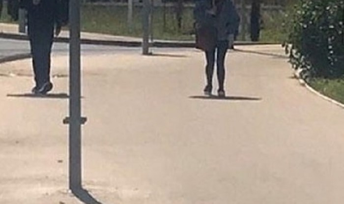 U Zadru su snimili ovo dvoje ljudi s neobičnim modnim detaljima, evo čemu su se ljudi čudili