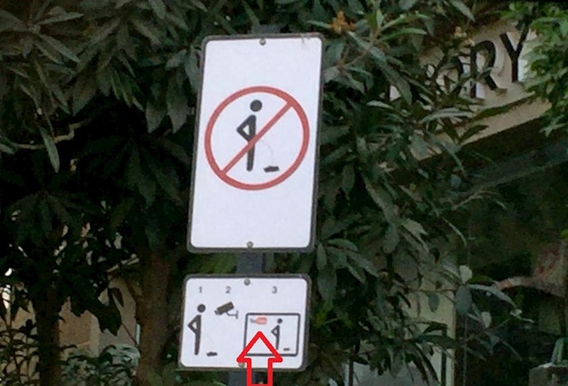 Ako mokrite na javnom mjestu, snimit će vas kamera i završit ćete na YouTubeu :D