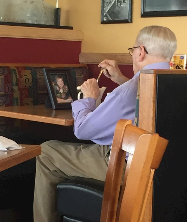 "Ručao sam s mamom, a ovaj je gospodin pio kavu s pokojnom suprugom. Ljubav može biti tako jaka! "