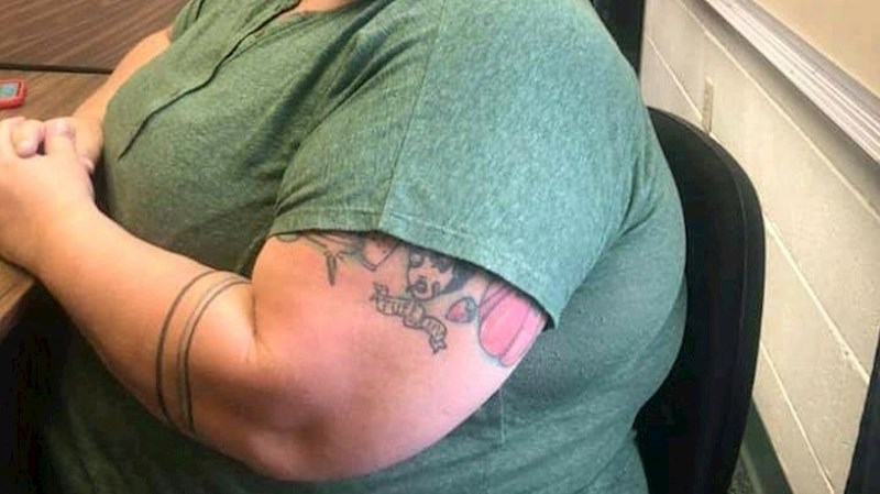 Ova žena došla je na sastanak s prilično čudnom maskom, evo zašto su se svi smijali