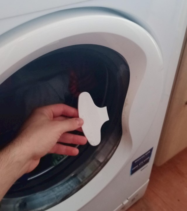 Ljudi koji su samo htjeli oprati svoju odjeću, ali sreća nije bila na njihovoj strani ljudi koji su samo htjeli oprati svoju odjeću, ali sreća nije bila na njihovoj strani