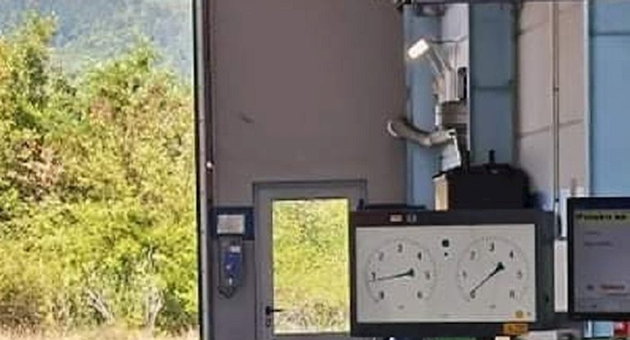 Na stanici za tehnički pregled vozila negdje u Dalmaciji ljudi su ugledali čudan prizor