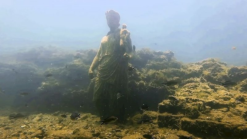 Prije 2000 godina na ovom području u Napulju nije bilo mora, već rimska palača.
