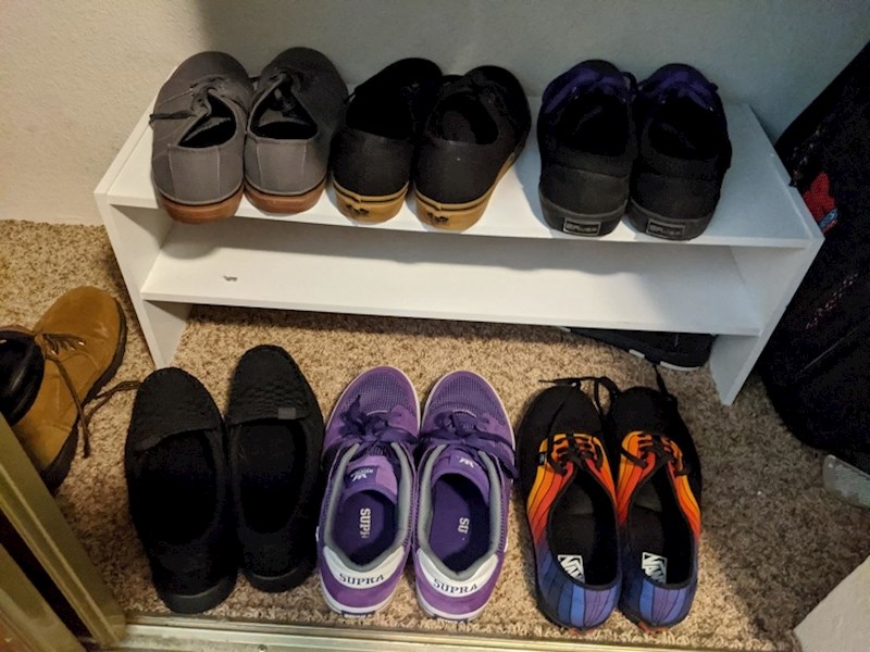 "Nakon što sam se cijeli svoj odrasli život borio s financijama, napokon imam dobar posao i plaću. Danas sam ugledao svoj ormarić za cipele i shvatio da je prvi put pun, poželio sam to podijeliti"