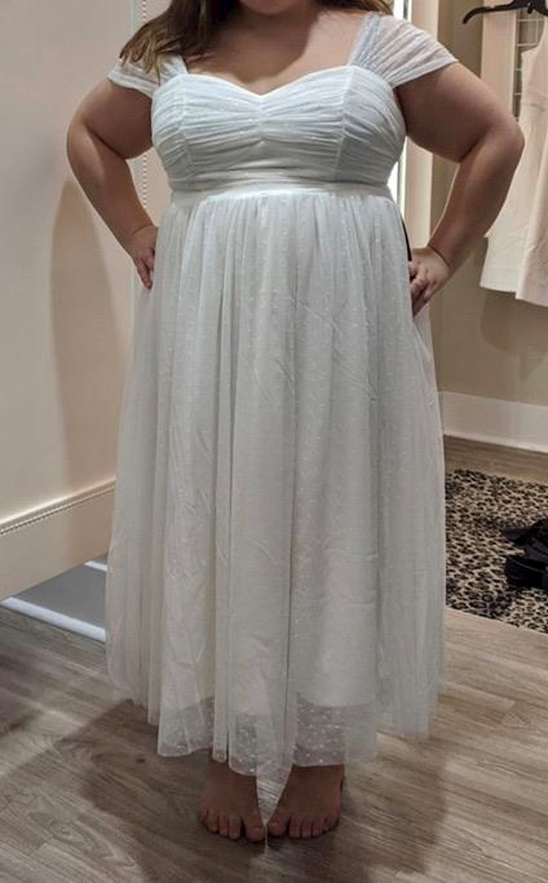 "Uz sve popuste, ovu haljinu koja je koštala 154 dolara, platila sam samo 9 dolara! "