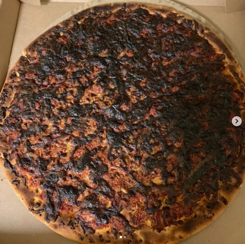 Mama je htjela djeci podgrijati zaleđenu pizzu