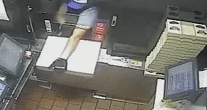 Lopov je pokušavao ukrasti blagajnu, pogledajte što se desilo kada su ga uhvatili