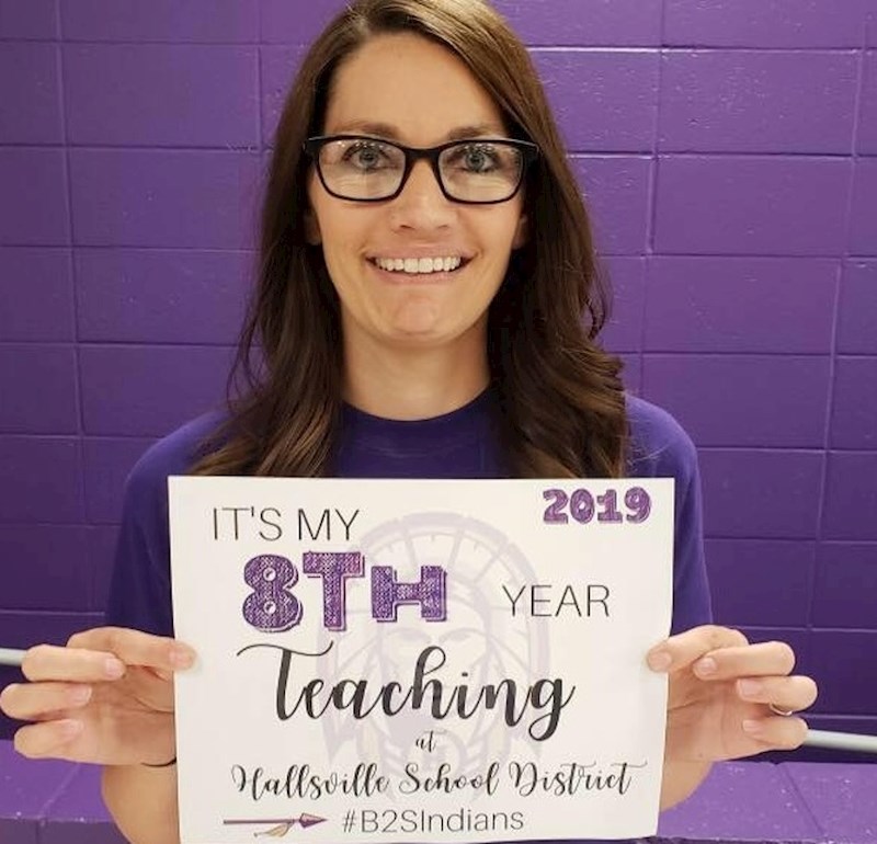 Shauna Woods je učiteljica trećeg razreda u Missouriju. Zimi mnogo djece ne dolazi u školu jer se razbole. Tako je gospođa Woods pokušavala smisliti način kako promovirati osobnu higijenu i natjerati svoje studente da češće pere ruke, kako bi se manje djece razboljelo.