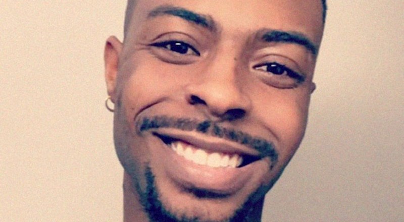 Muškarca je vrijeđala obitelj jer je homoseksualac, njegova majka je reagirala i sve ih posramila