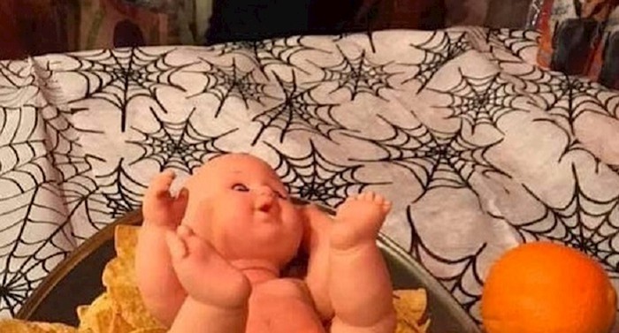 Došli su u posjeti prijateljima koji su dobili bebu, dočekao ih je čudan prizor