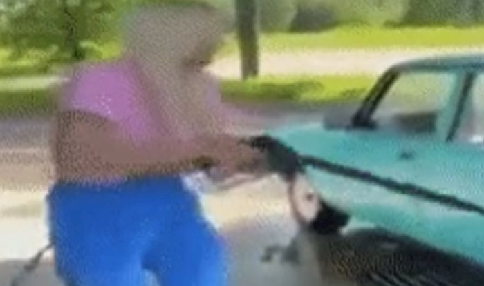 Cura je prvi put došla u autopraonicu, nakon ovog što joj se dogodilo sigurno više nikada neće doći